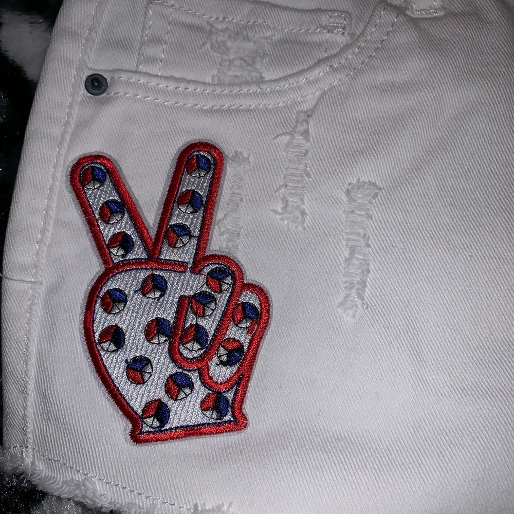 Patriotic white jean shorts - Picture 4 of 8